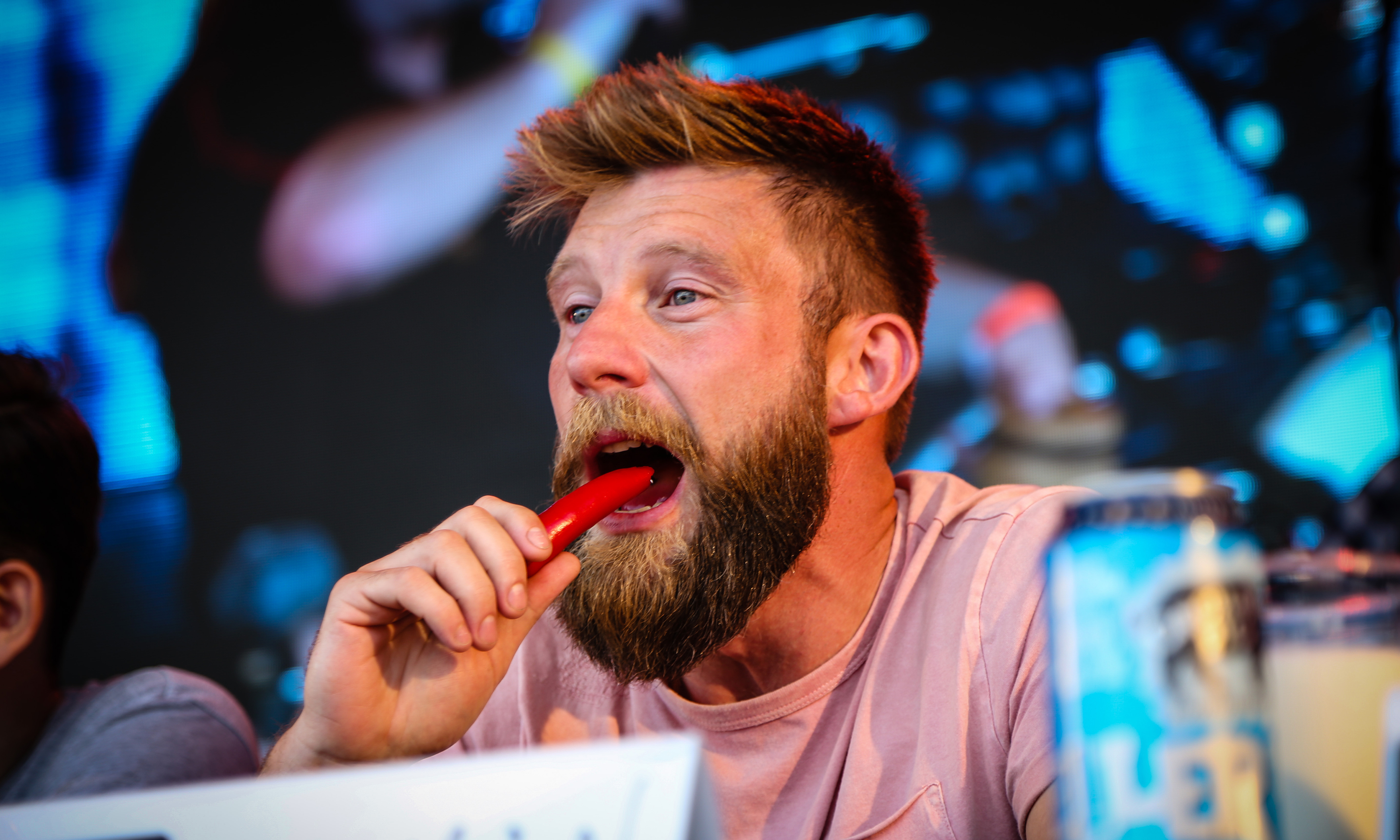 Smoke-Signals-chilli-eating-contest